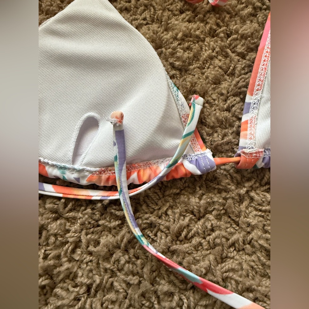Floral Sliding Tri Bikini Top Karge Removable pads. Coral purple ties - Picture 8 of 9